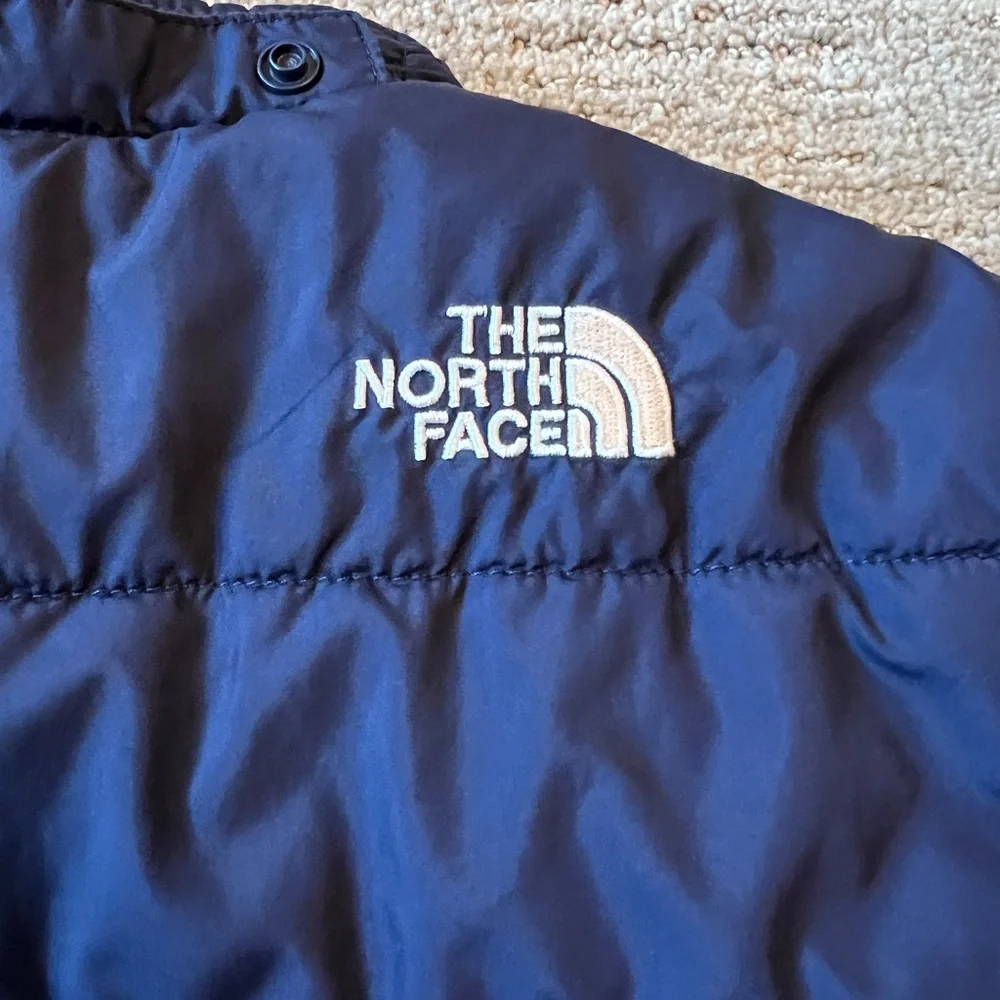 North Face winter jacket - reversible & detachable hood - Picture 3 of 9